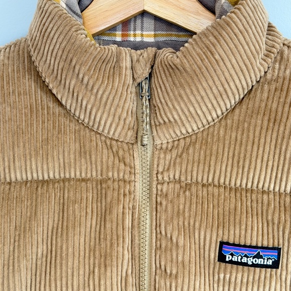 100% down Patagonia Fjord tan corduroy puffer with fleece lining - like new - Picture 5 of 8